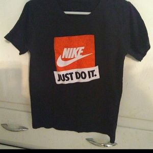 Nike boys short sleeve shirt